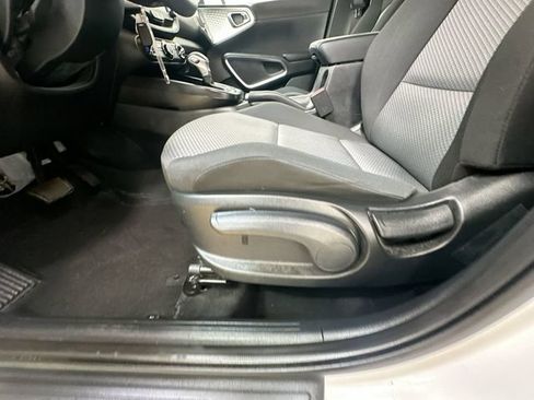 Certified 2023 Kia Soul LX w/ LX Technology Package FWD image 15