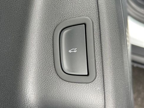 New 2026 Chevrolet Traverse LT w/ Sun and Wheel Package image 22