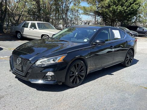 Used 2022 Nissan Altima 2.5 SR w/ Midnight Edition Package image 3