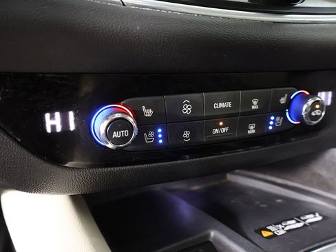 Used 2023 Buick Enclave Avenir AWD/4WD image 60