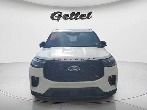 Used 2025 Ford Explorer ST AWD/4WD image 2