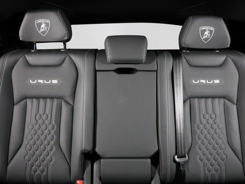 Used 2023 Lamborghini Urus Performante AWD/4WD image 7