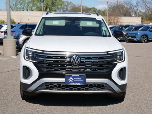 Used 2024 Volkswagen Atlas Peak Edition SE AWD/4WD image 2