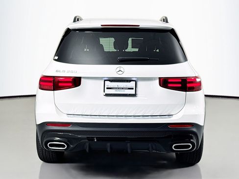 New 2026 Mercedes-Benz GLB 250 image 3