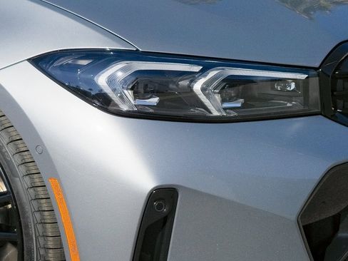 Used 2023 BMW M340i w/ Premium Package image 8