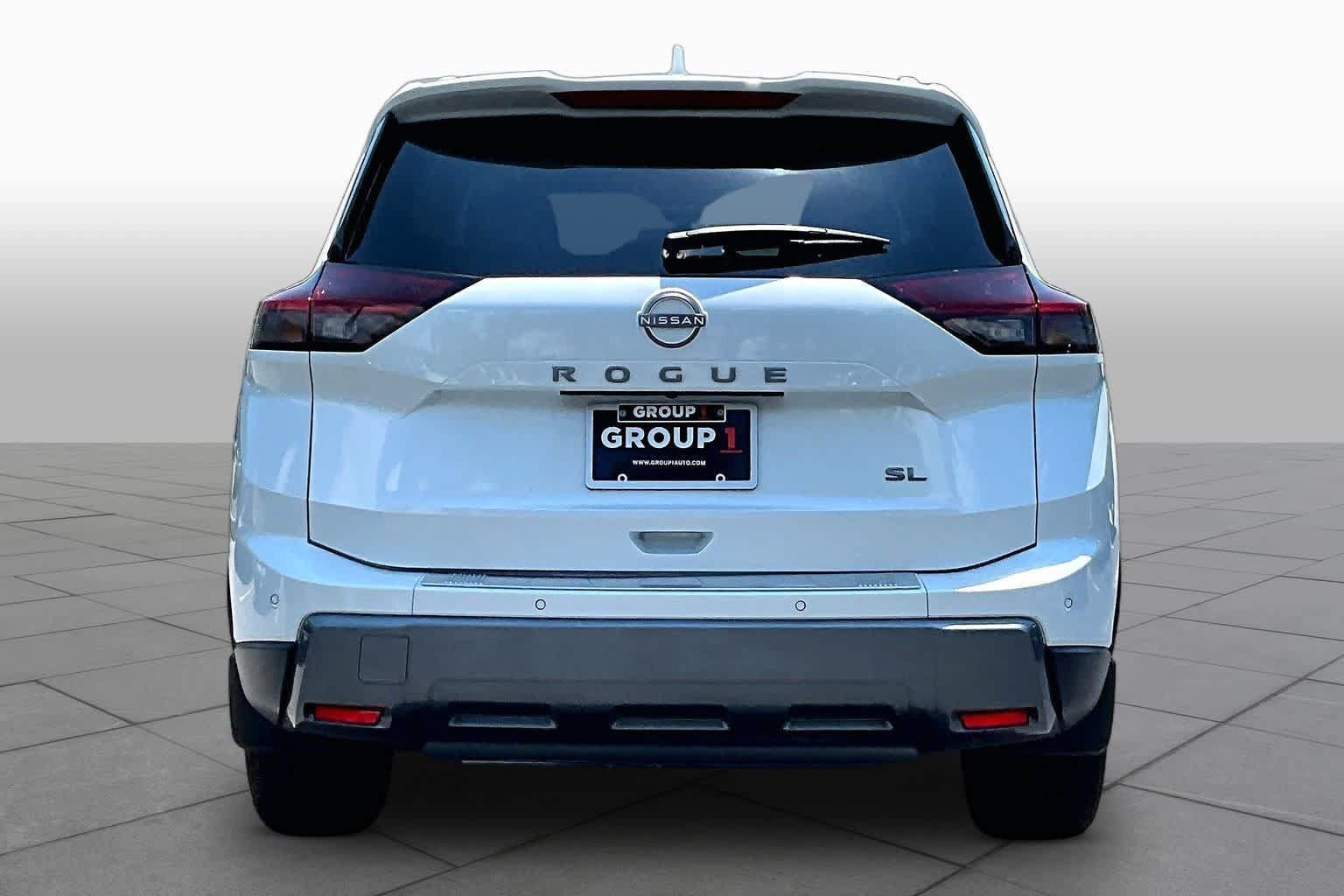 Used 2024 Nissan Rogue SL w/ SL Premium Package FWD image 5