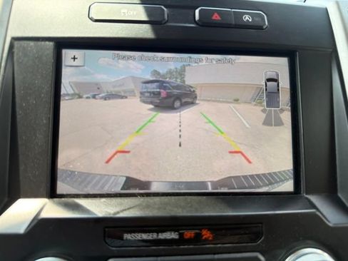 Used 2017 Ford F150 Lariat w/ Equipment Group 502A Luxury AWD/4WD image 29