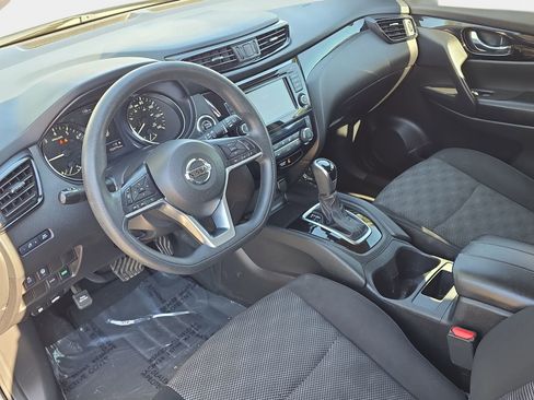 Used 2020 Nissan Rogue Sport SV image 15