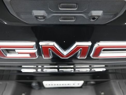 Used 2025 GMC Sierra 1500 SLT RWD image 14