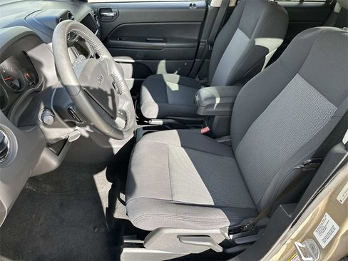 Used 2010 Jeep Compass Sport image 17