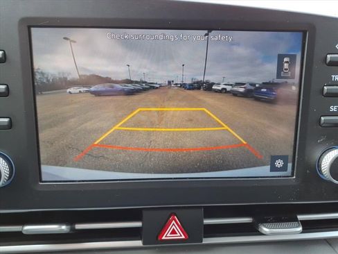 Used 2023 Hyundai Elantra SEL image 26