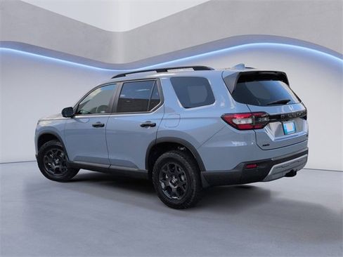 New 2025 Honda Pilot TrailSport image 9