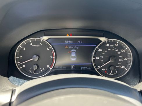 Used 2025 Nissan Altima 2.5 SV FWD image 40