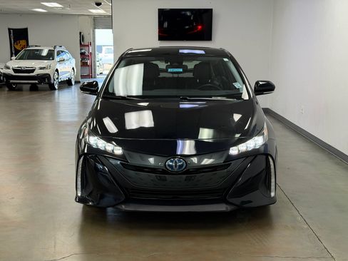 Used 2020 Toyota Prius Prime XLE FWD image 3