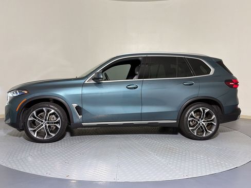 Certified 2024 BMW X5 sDrive40i w/ Premium Package RWD image 2
