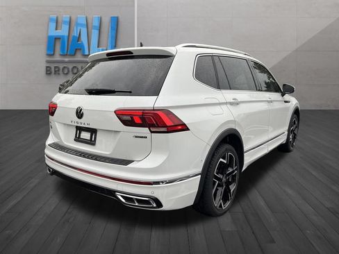 Certified 2024 Volkswagen Tiguan SEL R-Line AWD/4WD image 6
