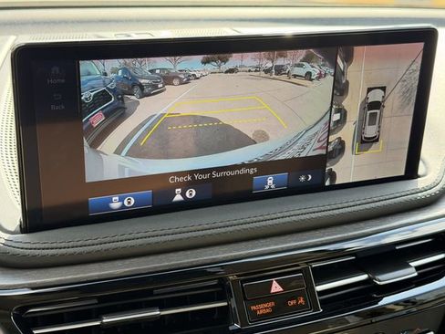 Used 2025 Acura MDX w/ Advance Package image 16