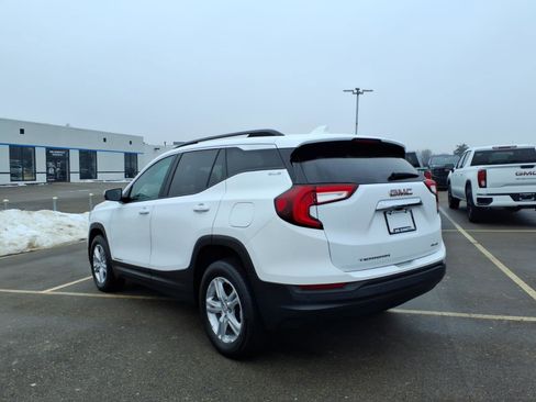 Certified 2022 GMC Terrain SLE w/ Driver Convenience Package image 7