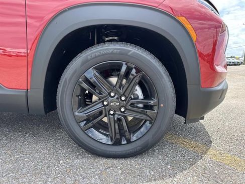 New 2026 Chevrolet TrailBlazer LT w/ Midnight Edition FWD image 7