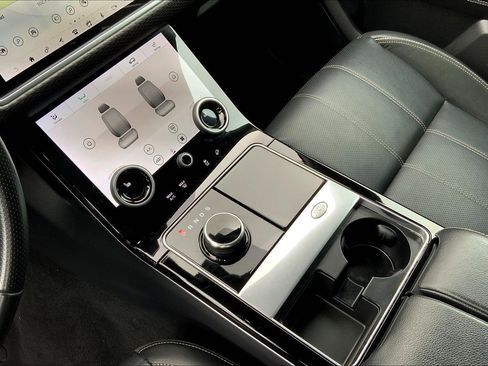 Used 2020 Land Rover Range Rover Velar S image 16