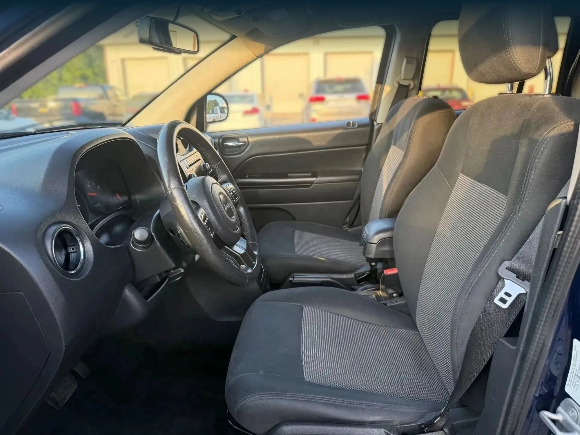 Used 2013 Jeep Compass Latitude AWD/4WD image 2