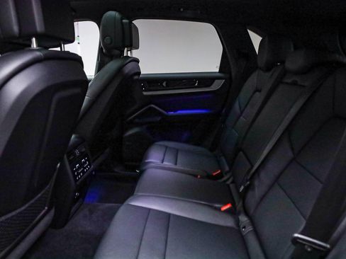 Used 2025 Porsche Cayenne image 23