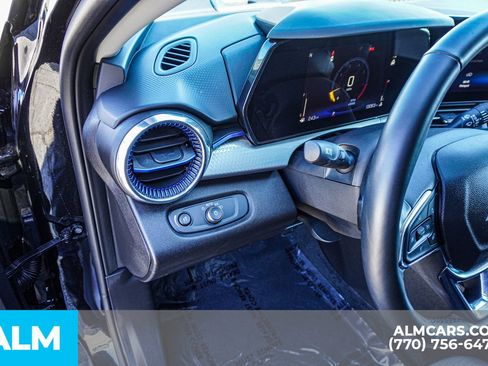 Used 2025 Chevrolet Trax LT w/ LT Convenience Package image 35