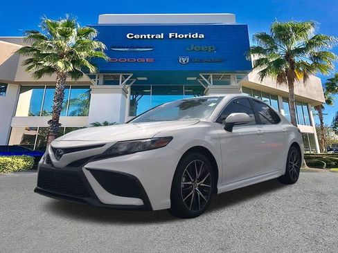 Used 2024 Toyota Camry SE w/ Convenience Package FWD image 9