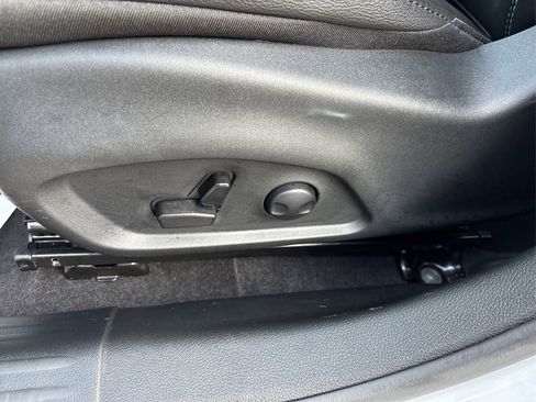 Used 2025 Jeep Compass Limited image 35