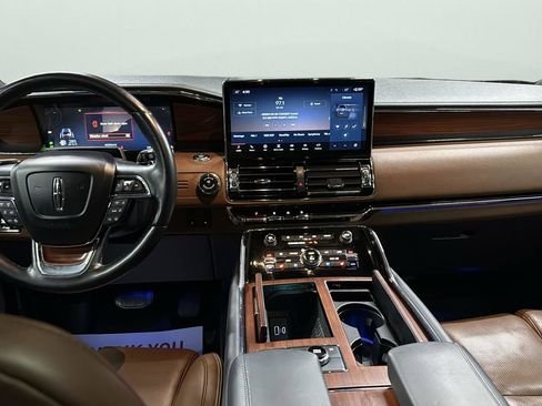 Used 2023 Lincoln Navigator Reserve image 22