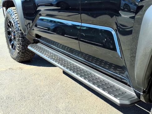 Certified 2025 Toyota 4Runner TRD Off-Road image 10