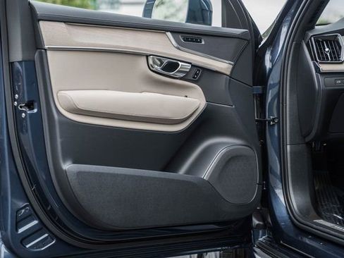 New 2026 Volvo XC90 T8 Plus w/ Protection Package Premier image 36