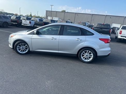 Used 2018 Ford Focus SE image 4