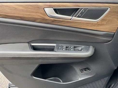 Used 2025 Volkswagen Atlas SE image 9