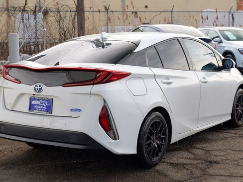 Used 2017 Toyota Prius Prime Premium image 7