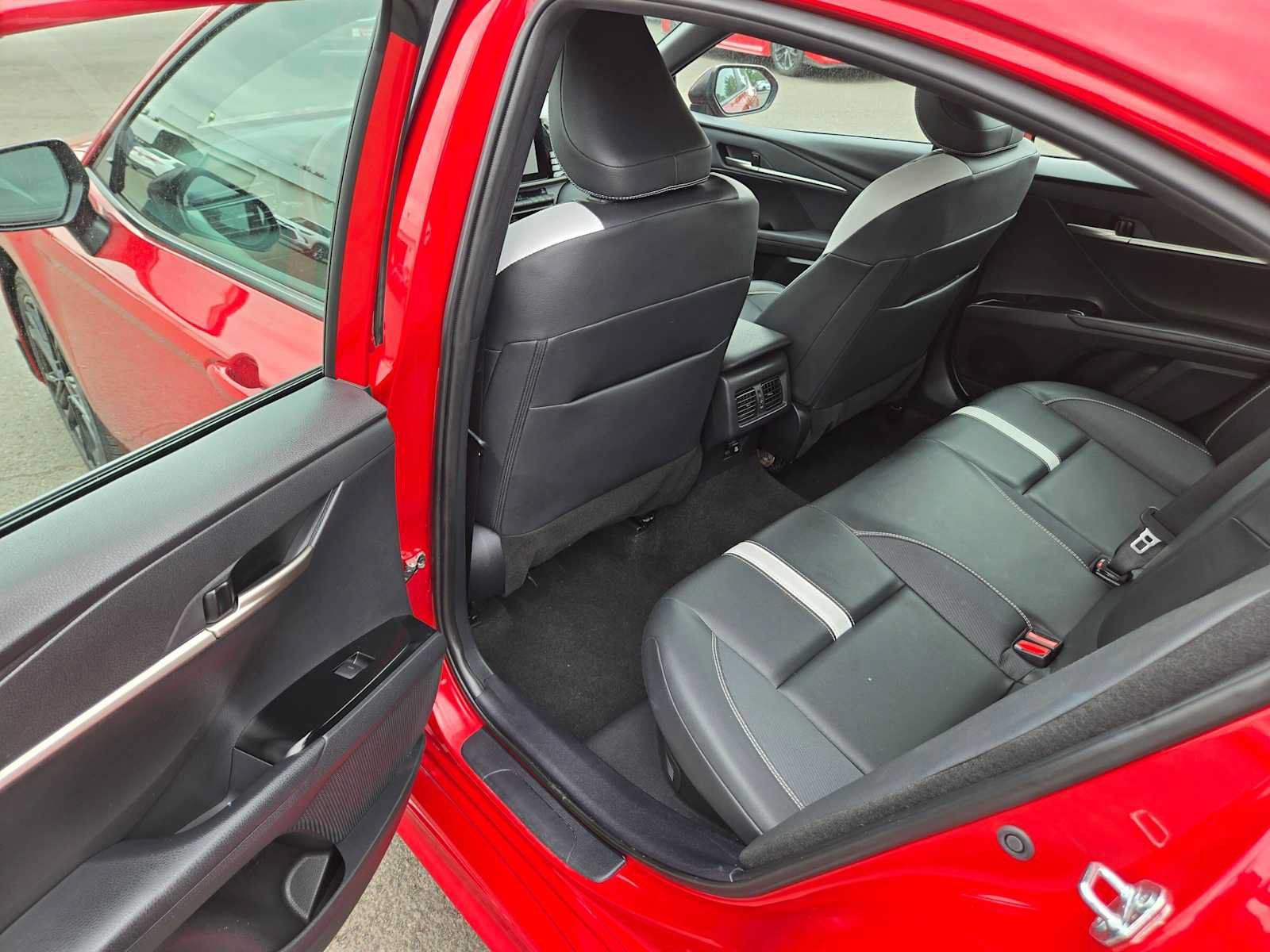 Certified 2025 Toyota Camry SE FWD image 17