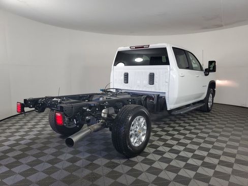 New 2026 Chevrolet Silverado 3500 LT image 4