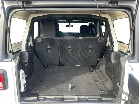 Used 2018 Jeep Wrangler Unlimited Sport S AWD/4WD image 12