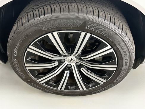 Used 2023 Volvo XC90 B5 Plus AWD/4WD image 11