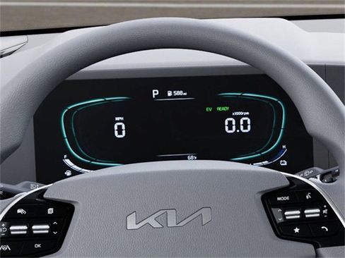 Certified 2025 Kia Niro LX image 21