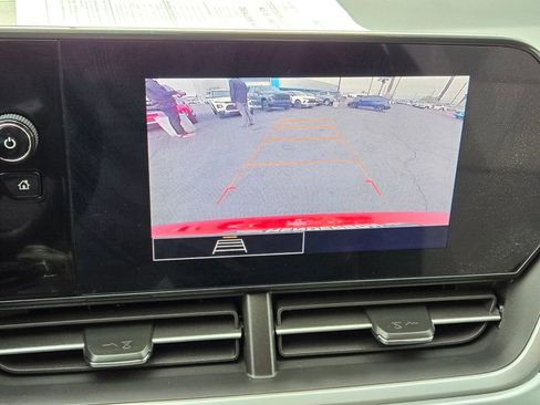 Used 2024 Chevrolet Trax RS w/ Driver Confidence Package image 21