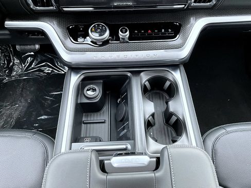 New 2027 Ford Expedition Max Platinum w/ Stealth Appearance Package AWD/4WD image 17