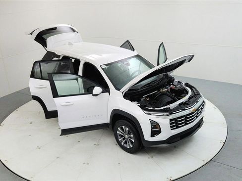 New 2026 Chevrolet Equinox LT w/ Safety and Technology Package image 15