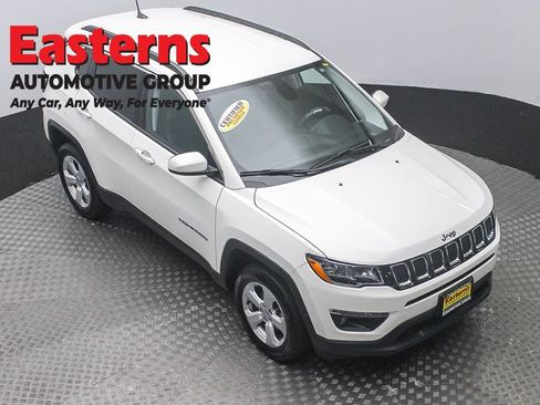Used 2020 Jeep Compass Latitude w/ Popular Equipment Group AWD/4WD image 3