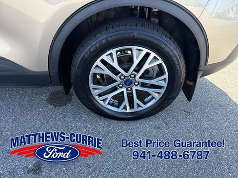 Certified 2021 Ford Escape SEL w/ Class II Trailer Tow Package AWD/4WD image 15