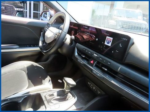 Used 2025 Kia K4 GT-Line w/ GT-Line Premium Package FWD image 8