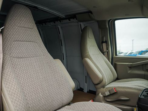 New 2025 Chevrolet Express 3500 w/ Driver Convenience Package image 10