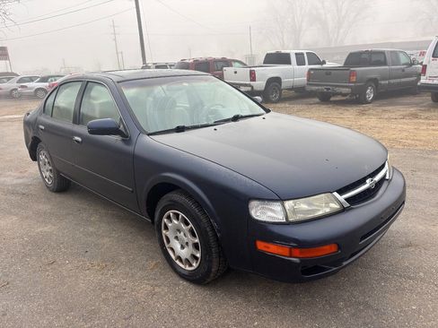 Used 1998 Nissan Maxima SE image 4