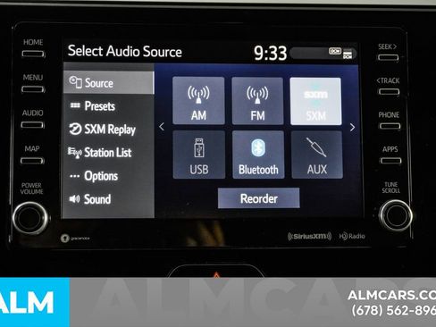 Used 2022 Toyota Venza XLE image 32