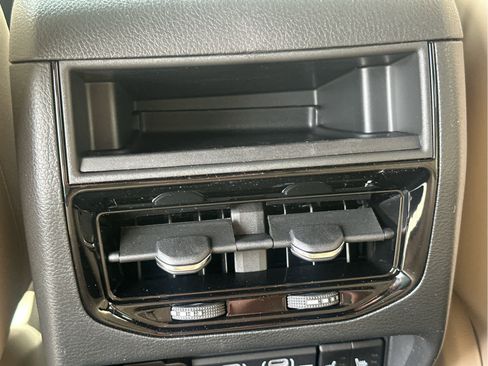 New 2025 Jeep Grand Cherokee Limited w/ Luxury Tech Group II image 55